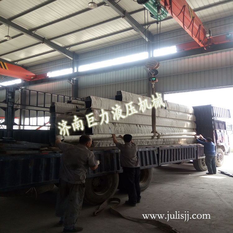 导轨式升降机发货中