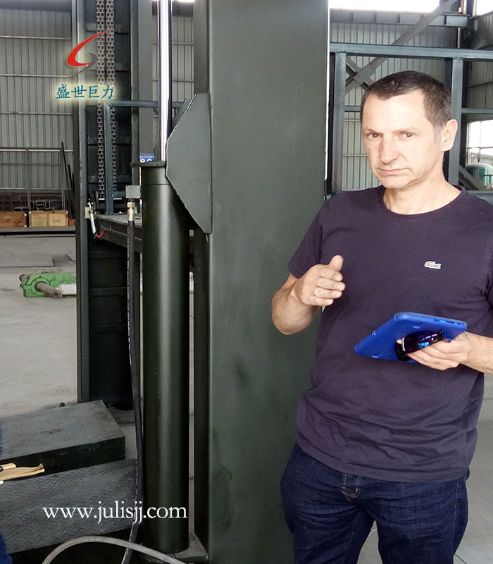 英国客户乐成验收举升机